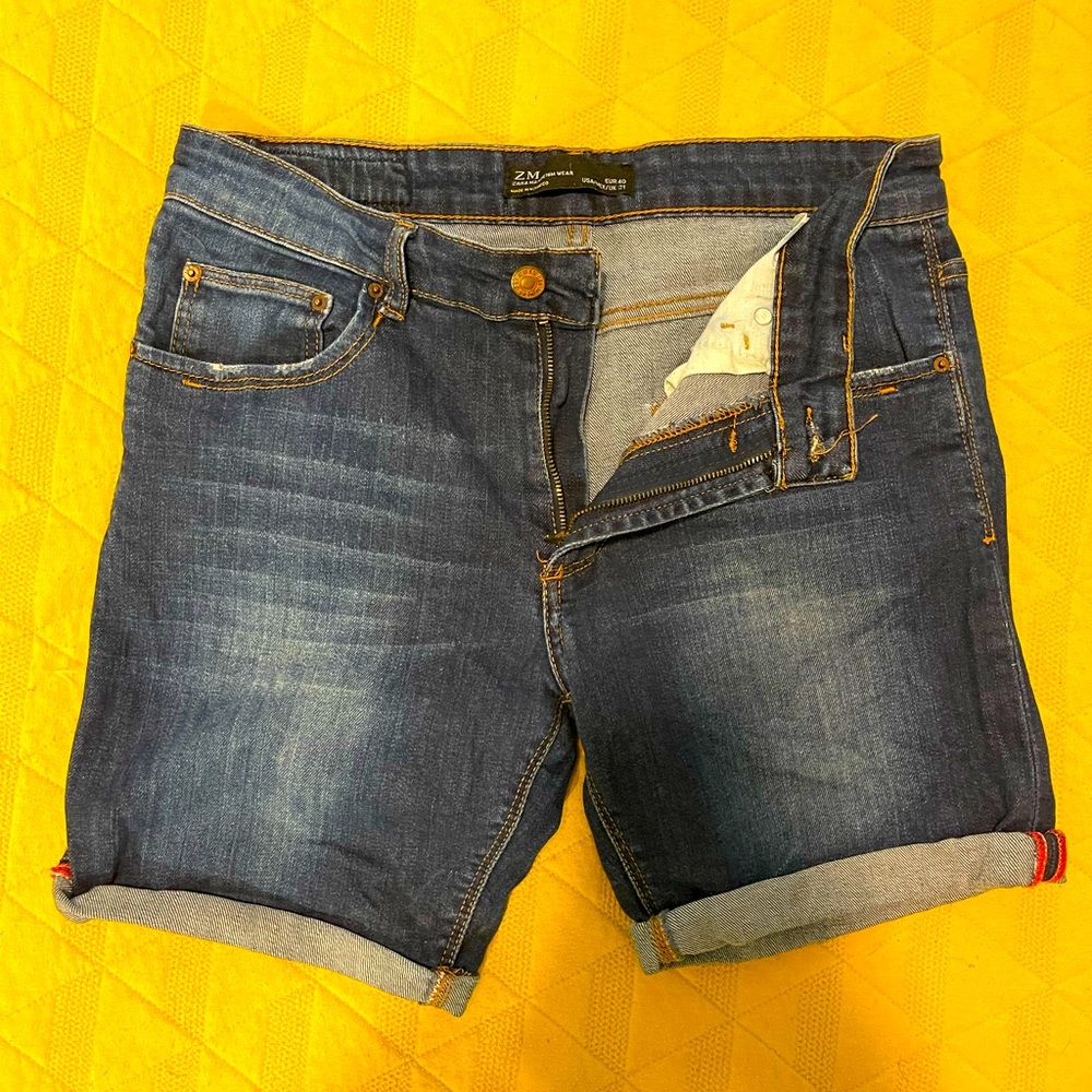 Men’s Zara denim Shorts, hit around mid thigh, size 31